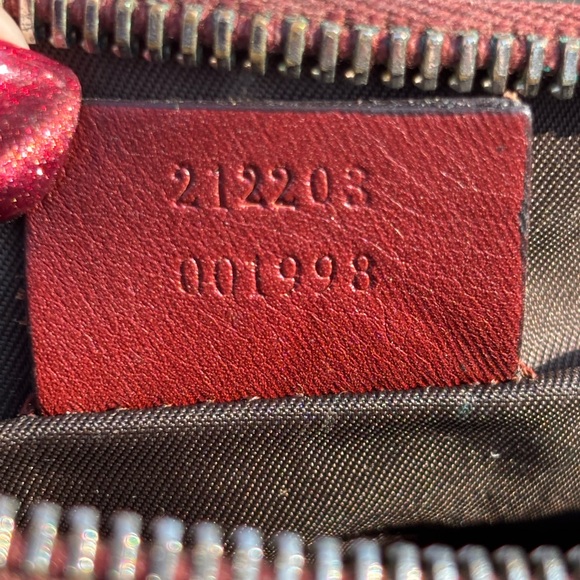 Gucci Leather Wristlet Clutch Authentic - Picture 5 of 11